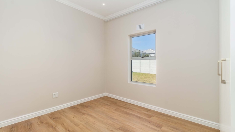 4 Bedroom Property for Sale in Sunningdale Western Cape